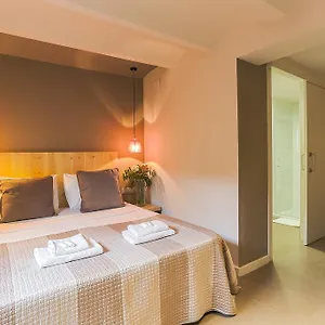 Short Group Sagrada Familia Serviced Apartment